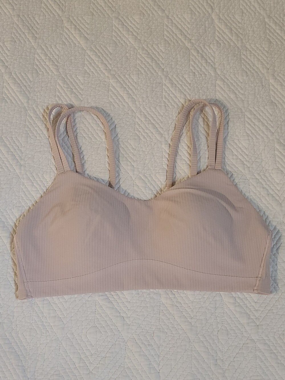 LULULEMON_ Like A Cloud Light Support Sports Bra Blissful Pink
